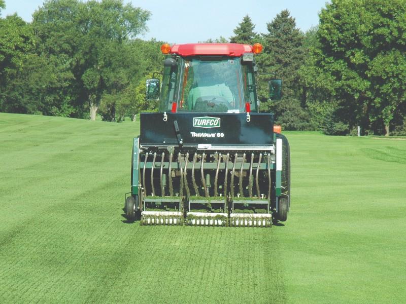 Triwave 60 Overseeder Turfco